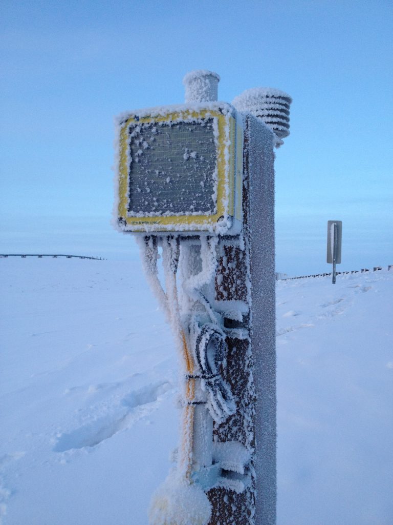 D505 datalogger and temperature cables covered in snow